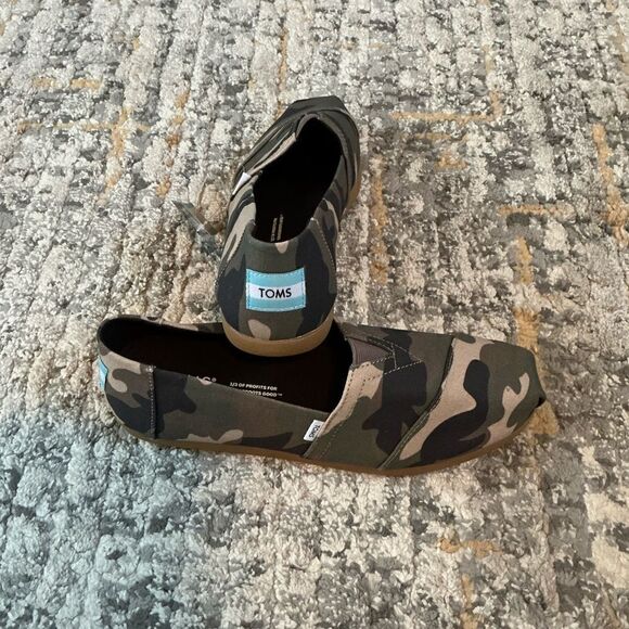 MEN’S TOMS ALPARGATA ESPADRILLES! NWT! SIZE 8